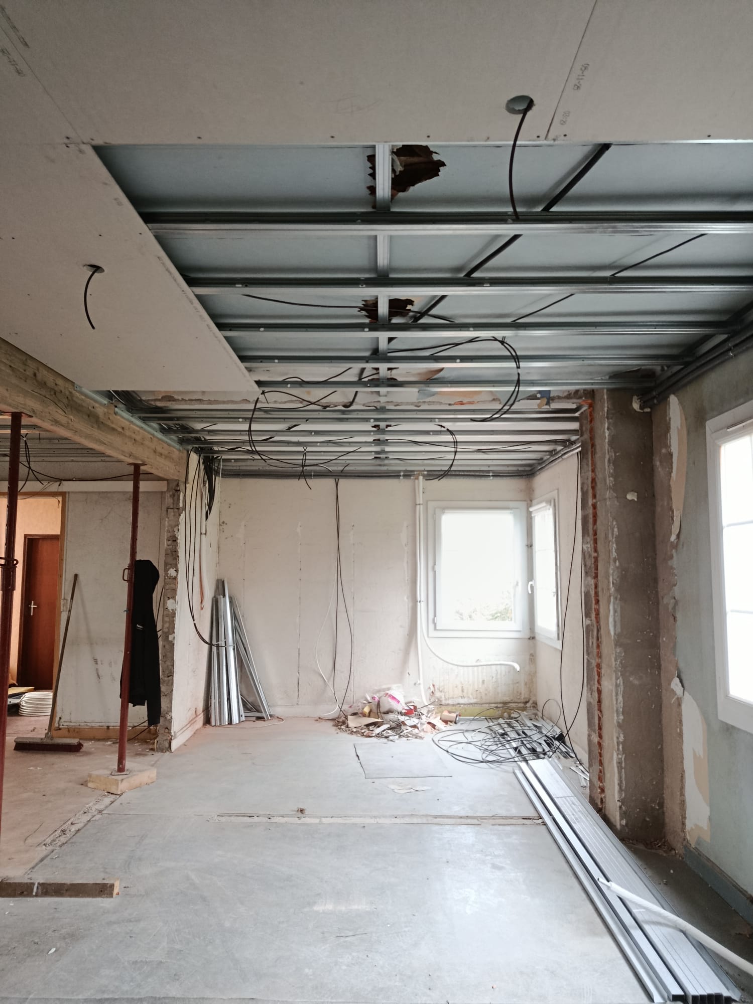 Rénovation intérieure faux plafond métallique Bordeaux