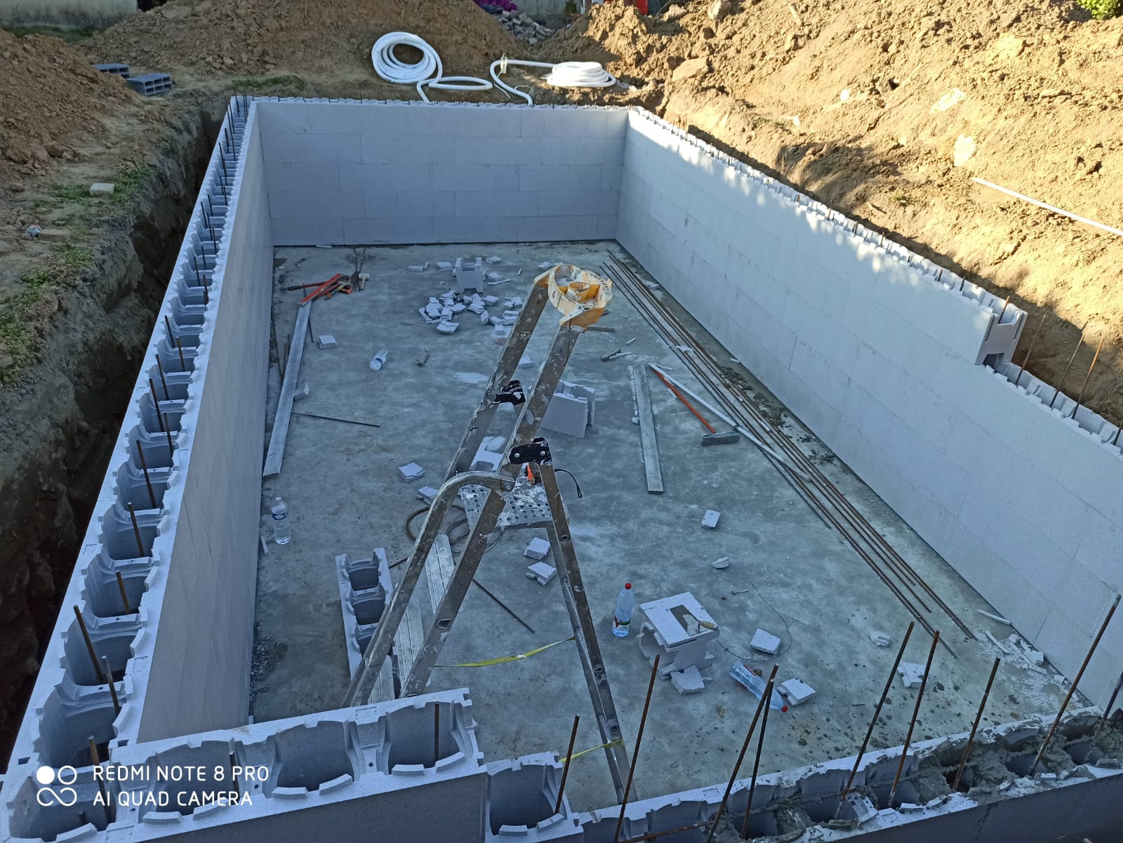 Réalisation piscine parpaings ICF maçonnerie Aquitaine