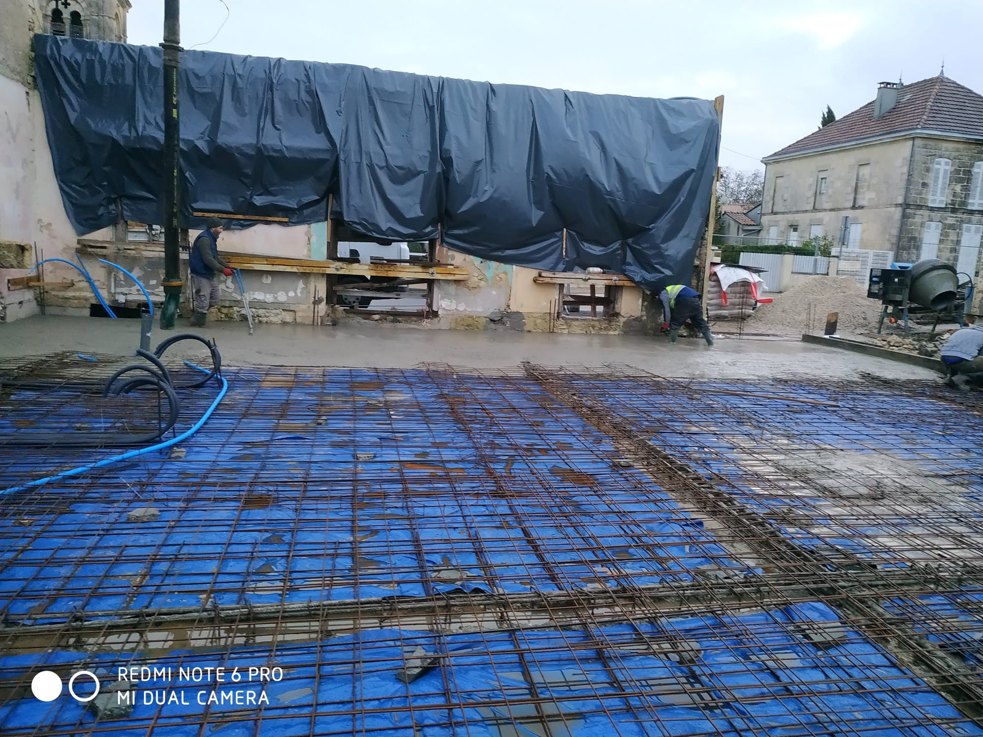Dalle béton armé chantier construction Gironde